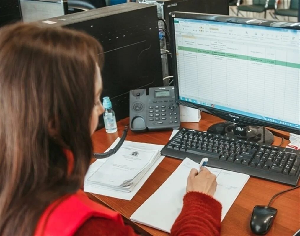 Горячая линия по вызову врача на дом великий новгород. Горячая линия. Федеральная горячая линия. Горячая работа сайт. Роспотребнадзор горячая линия.