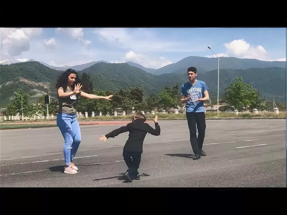 Лезгинка волк. Чеченская лезгинка. Четкая лезгинка дагестан. Лезгинка курск. Лезгинка искандер алиев.