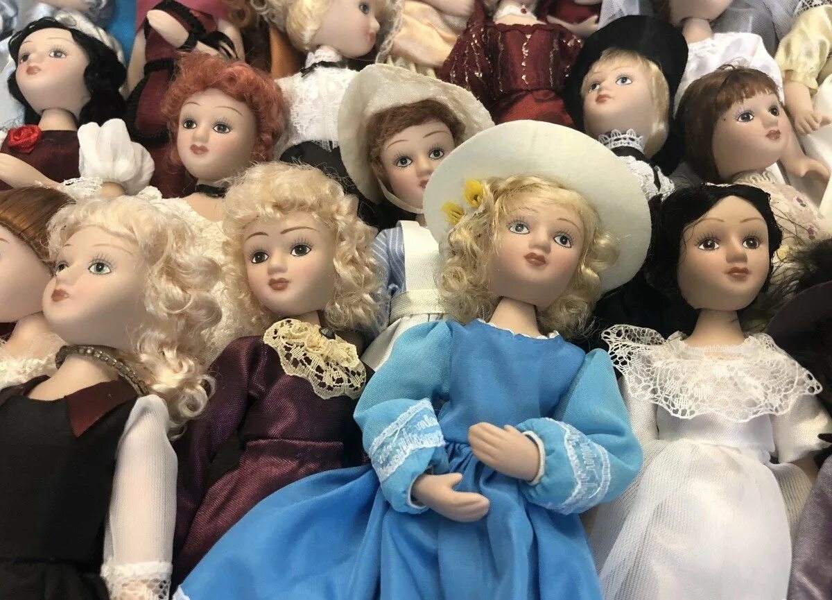 Купить куклы эпох. Кукла фарфоровая. Коллекция кукол. Коллекционирование фарфоровых кукол. Коллекция фарфоровых кукол.