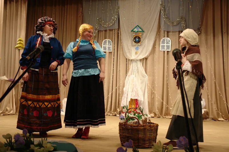 Афиша спектакля теща с сюрпризом. Хабезский рдк спектакль. Киги рдк спектакль март 2022г. Спектакль кривые зеркала. Колян саранск рдк спектакль.