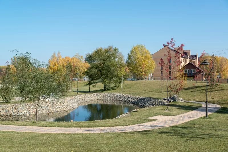 Коттедж белые росы новосибирск. Белые росыновоисбирск. Жк белые росы новосибирск. Белые росы новосибирск фото. Белые росы 2 новосибирск.