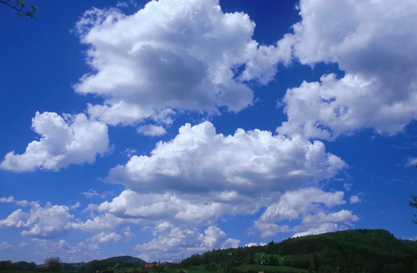 Растаявший в небесах. Воздух. Воздух картинка. В небе тают облака. Прозрачных облаков спокойное.