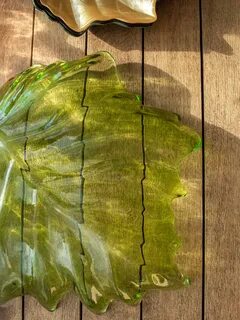 Glass leaf