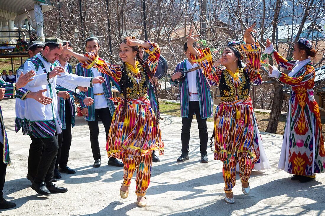 Навруз фото картинки. Навруз байрам в Узбекистане. Навруз в Узбекистане 2021. Традиции Навруза в Узбекистане. Навруз 2022 Узбекистан.