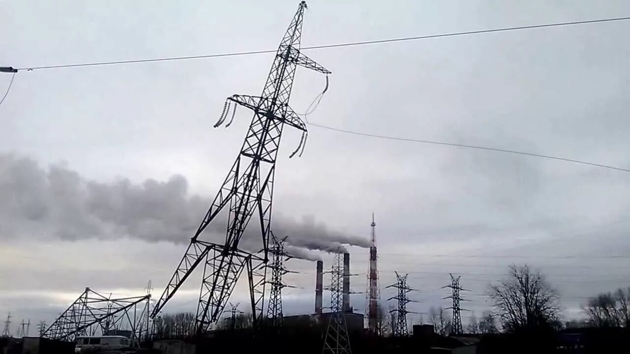 Зажимается с высоковольтным столбом - скачать картинки