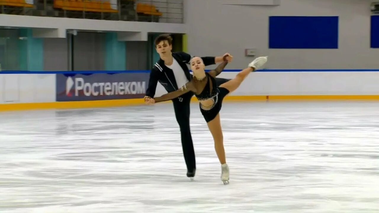 Саша кирсанова фигурное катание. Лев сергеев фигурное катание. Фигурное катание гран при россии 2022. Гран при россии по фигурному катанию 2022. Гран при isu фигурное.
