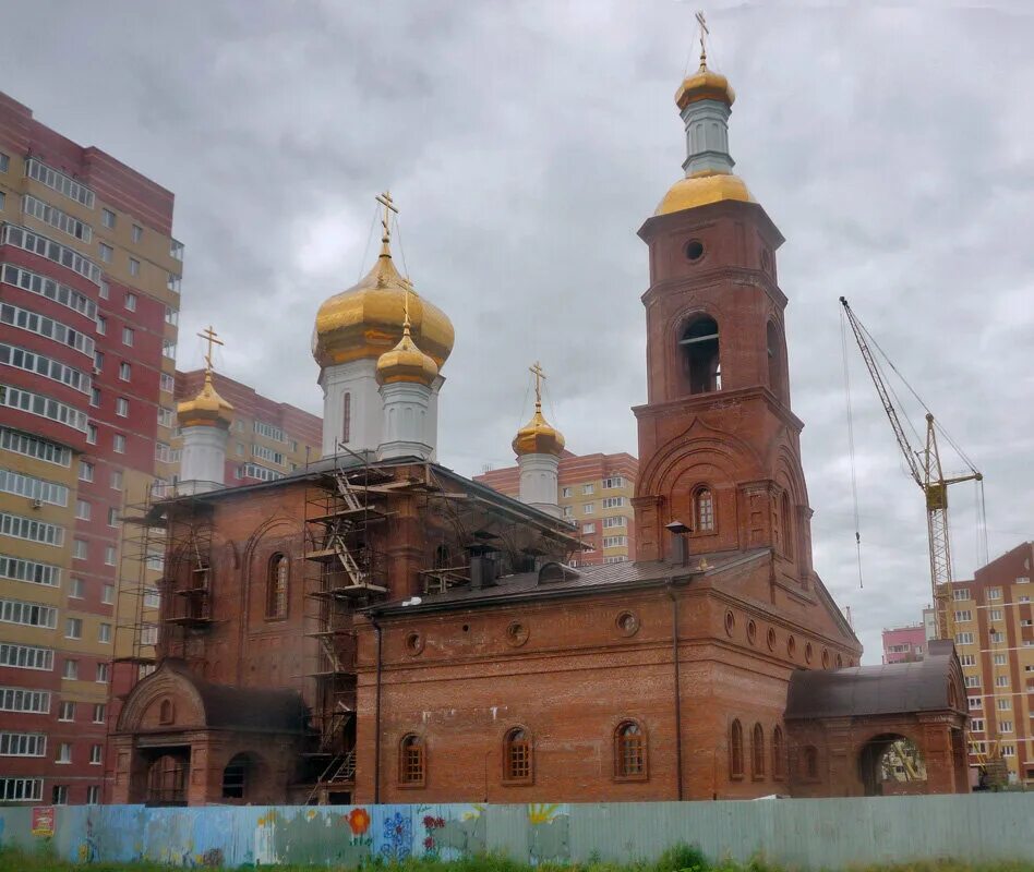 Собор вознесения господня тобольск. Тобольск 10 микрорайон церковь. Храм вознесения господня тобольск. Собор вознесения господня тобольск. Тобольск 10 микр церковь вознесенская.
