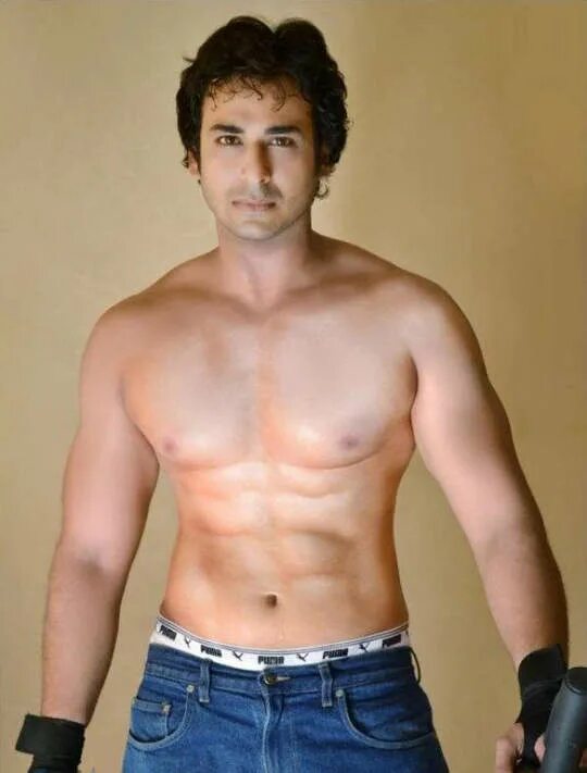 Сарвар ахуджа биография. Сарвар. Сарвар ахуджа. Сарвар ахуджа. Сарвар ахуджа с женой.