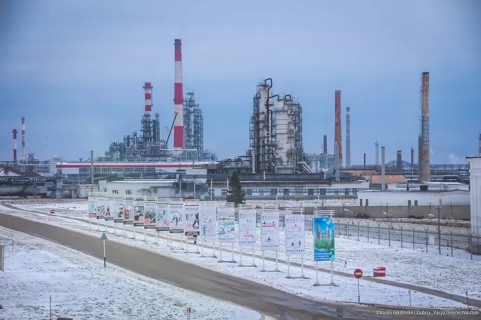 Авт лукойл. Завод Лукойл-Нижегороднефтеоргсинтез Кстово. Кстово нефтеперерабатывающий завод. НПЗ нефтеперерабатывающий завод Кстово. Завод Лукойл Нижний Новгород Кстово.