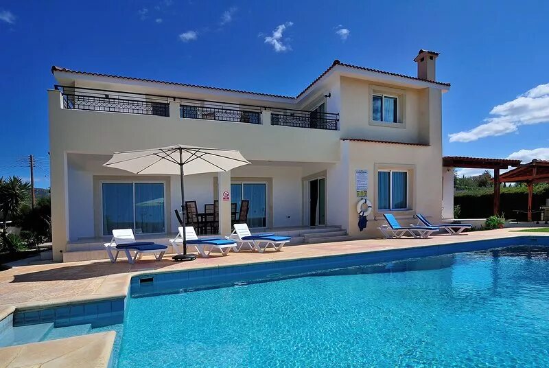 Akamas Bay Villas Кипр. Продается дом на Кипре в Корал Бэй. Cyprus Villa Night. Аренда собственности 4