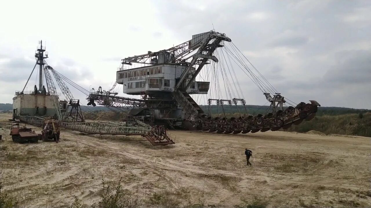 Шагающий экскаватор Асбест. Шагающий экскаватор Воскресенск. Ходячий экскаватор Воскресенск. Роторный экскаватор.