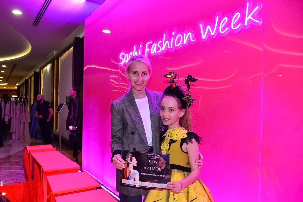 Сочи фэшн вик 2025. Сочи fashion week 2025. неделя моды в сочи. мода в сочи сейчас. открытие недели моды 2025.