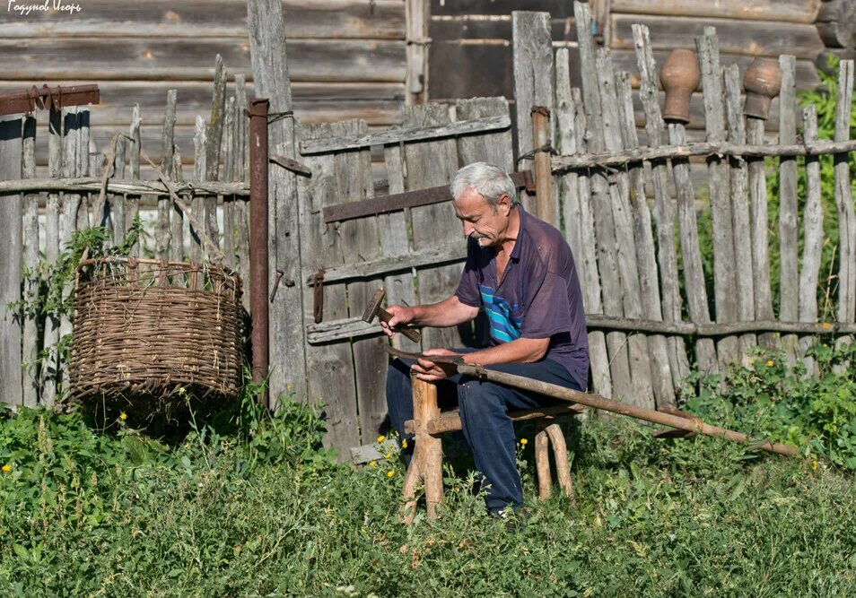 Каникулы в деревне читать. Деревенская жизнь. Деревенские будни. Жизнь в селе. Деревенские заботы.