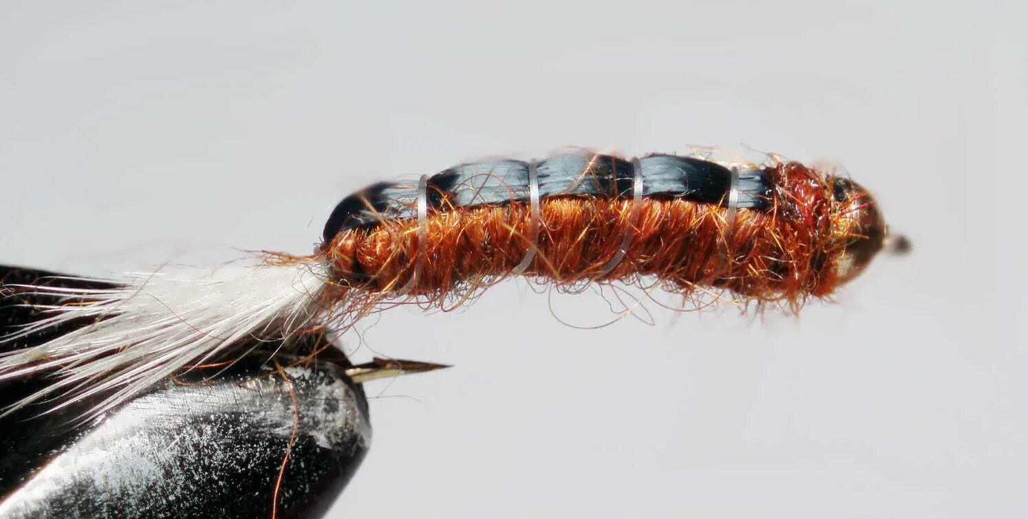 Муха нимфа на хариуса, ленка (крючок №12). Мокрые мушки. Мушка блэк зулу. Нахлыстовая мушка монтана. Мушка бамбула.