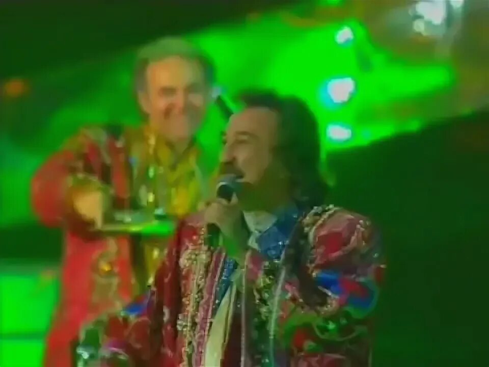 Ялла театральная площадь 3 отзывы. Ялла маскарабоз. Фаррух закиров ялла. Парк революции кафе. Эстрада узбекистана фото.