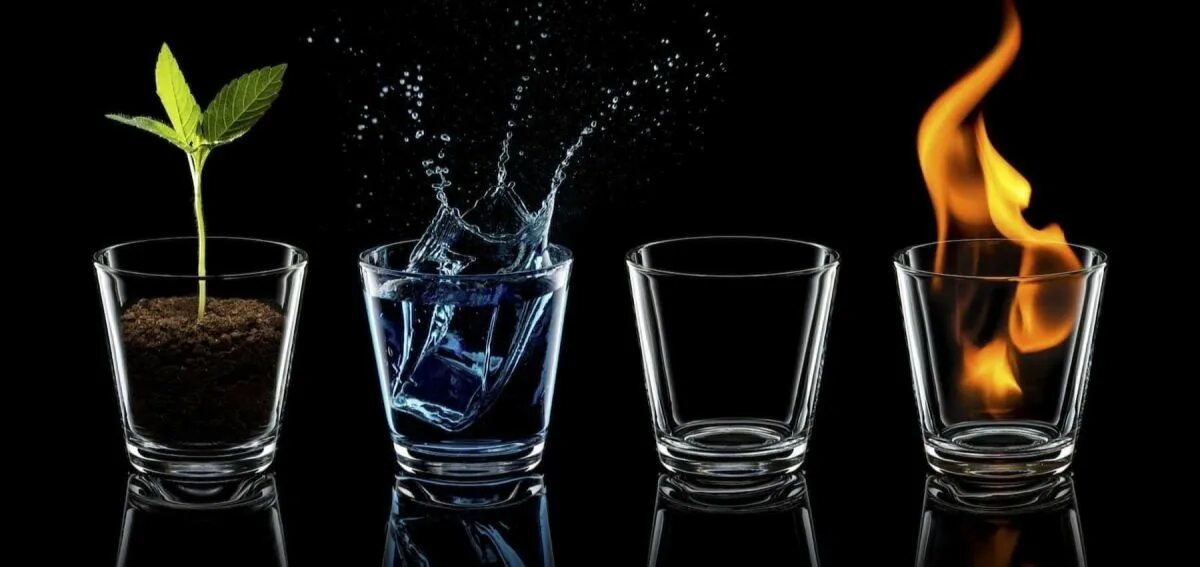 Огонь и вода в стакане. Горящий коктейль. Огонь и вода в стакане. Горящий алкоголь. Огонь в руке.