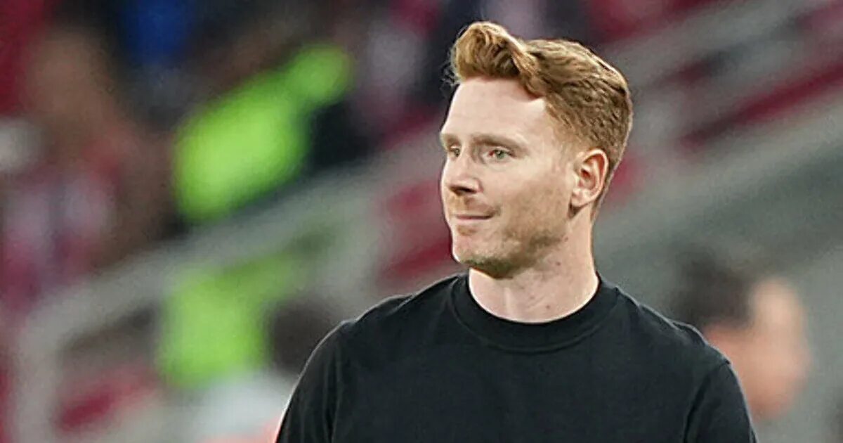 Фол 2023. Садио мане футболист бавария. Фолов ю. Какая команда выполняет начальный удар в футболе. Фол 2023.