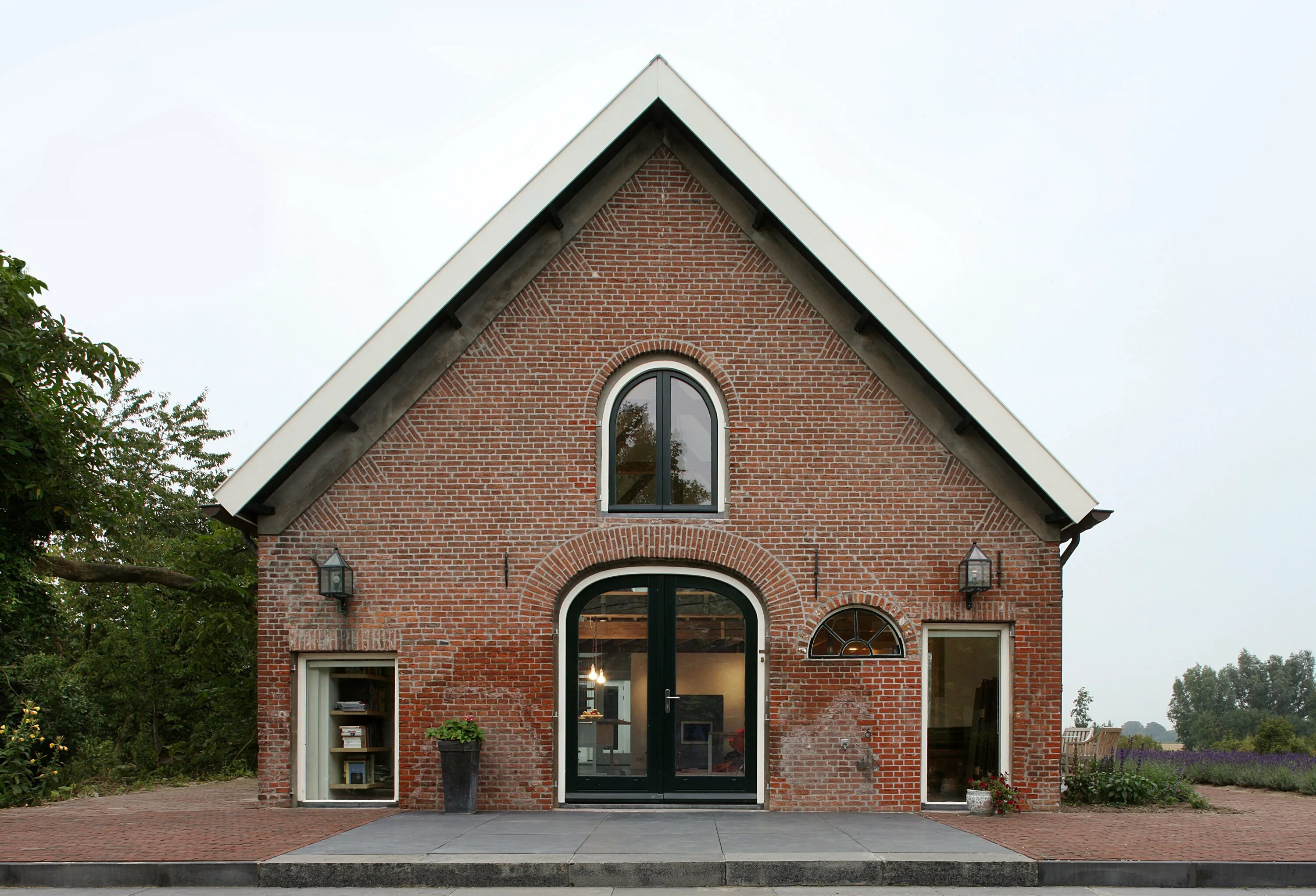 C a g house. Архитектура Австралии одноэтажные кирпичные дома. Дом-сарай в Голландии Barn. Барн хаусы Barn House кирпичный. Barn House в голландском стиле.