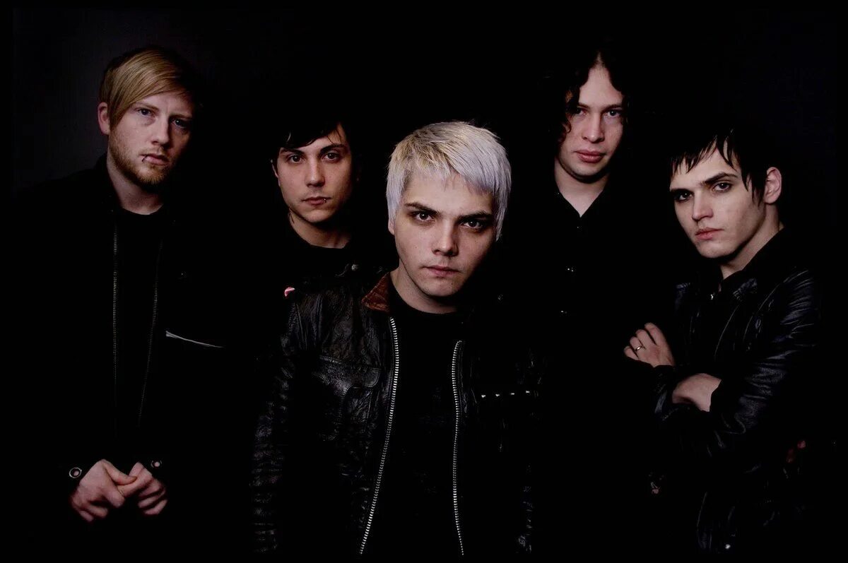 Famous last words перевод. Джерард уэй famous last words. my chemical romance famous last words. famous last words группа. gerard (band).