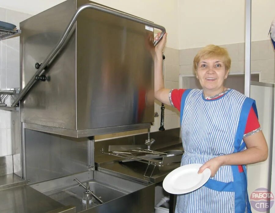 Севастополь свежие вакансии посудомойщицы. Посудомоечная машина для школьной столовой. Посудомойка в школьную столовую. Посудомойка в столовую. Посудомойка в школе столовой.