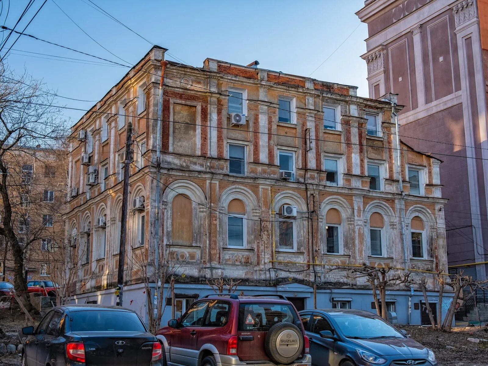 Сайт добролюбова нижний новгород. Добролюбова 10 Нижний Новгород. Улица Добролюбова Нижний Новгород. Усадьба Добролюбова Нижний Новгород. Дом купца Пятова в Нижнем Новгороде.