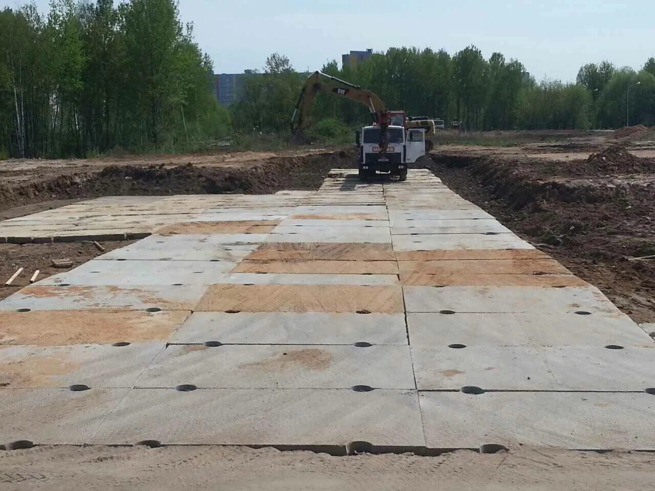 Плита аэродромная паг-14. Устройство временных дорог из дорожных плит. Плиты мобистек. Плиты дорожные на стройке. Устройство временных дорог из дорожных плит.