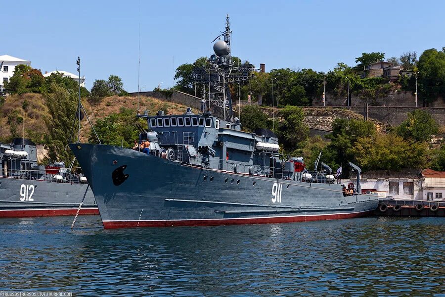 Голубец севастополь. Памятник ивану голубцу в севастополе. Памятник в стрелецкой бухте. Улица ивана голубца, 45. Ивана голубца 45.