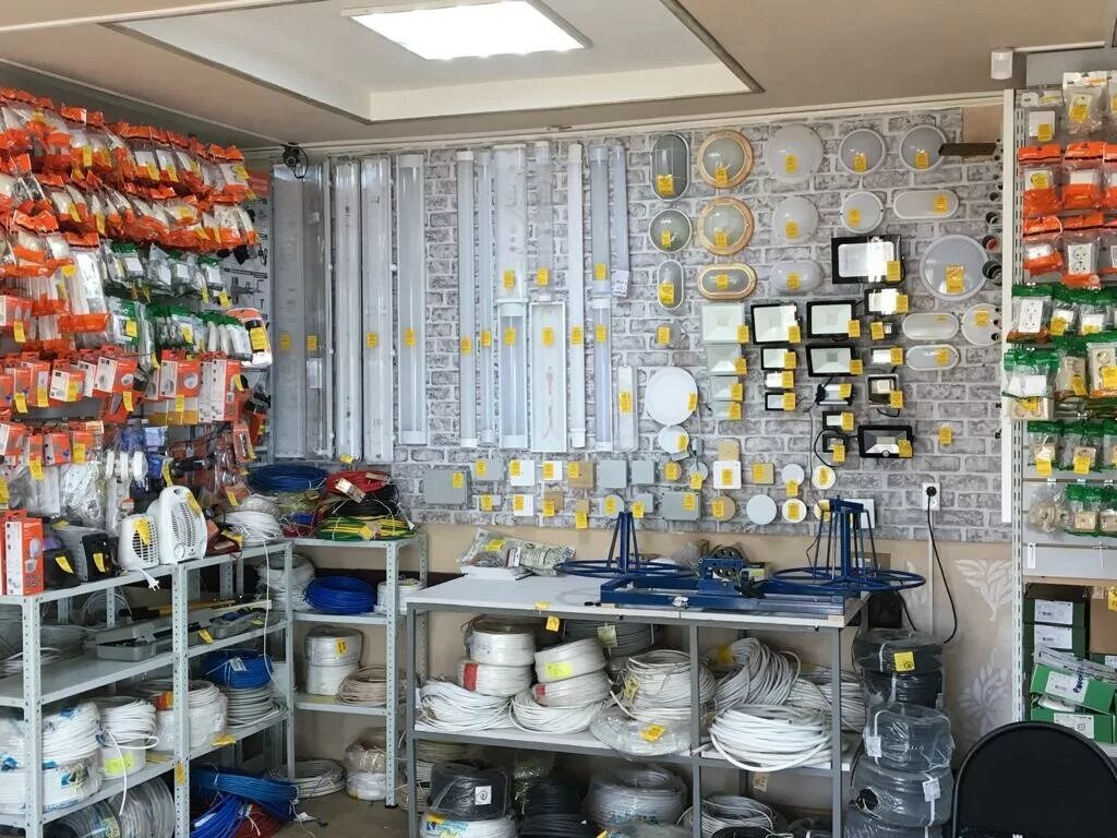 магазин светильников и электротоваров. электротовары магазин. магазин электрика. магазин электрокомплект смоленск. где магазин электротовары.