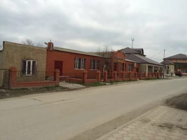Отель в кизилюрте. Достопримечательности города кизилюрт. Банкетный зал эдем кизилюрт. Площадь героев кизилюрт. Гостиница в кизилюрте.