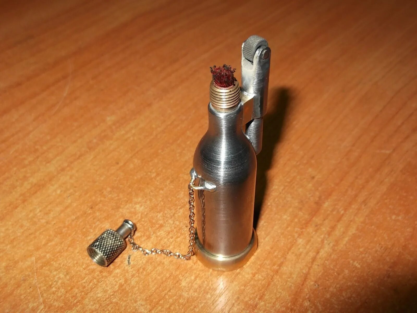 самодельный аэрозольный баллончик под краску. самодельный инструмент. распылитель на аэрозольный баллончик. что можно сделать из баллончика. рукоятка для надфиля из баллона со2.