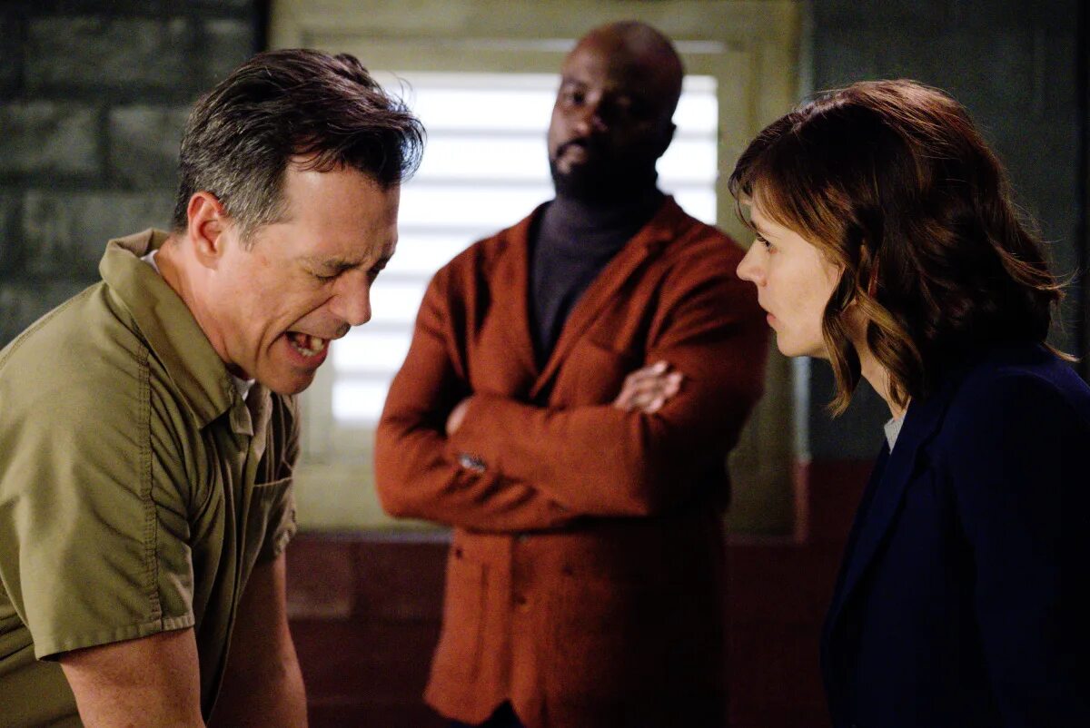 Сериал зло 3 сезон. Сериал зло 2019. Evil west постер. Зло / evil (2019). Evil 3 сезон.