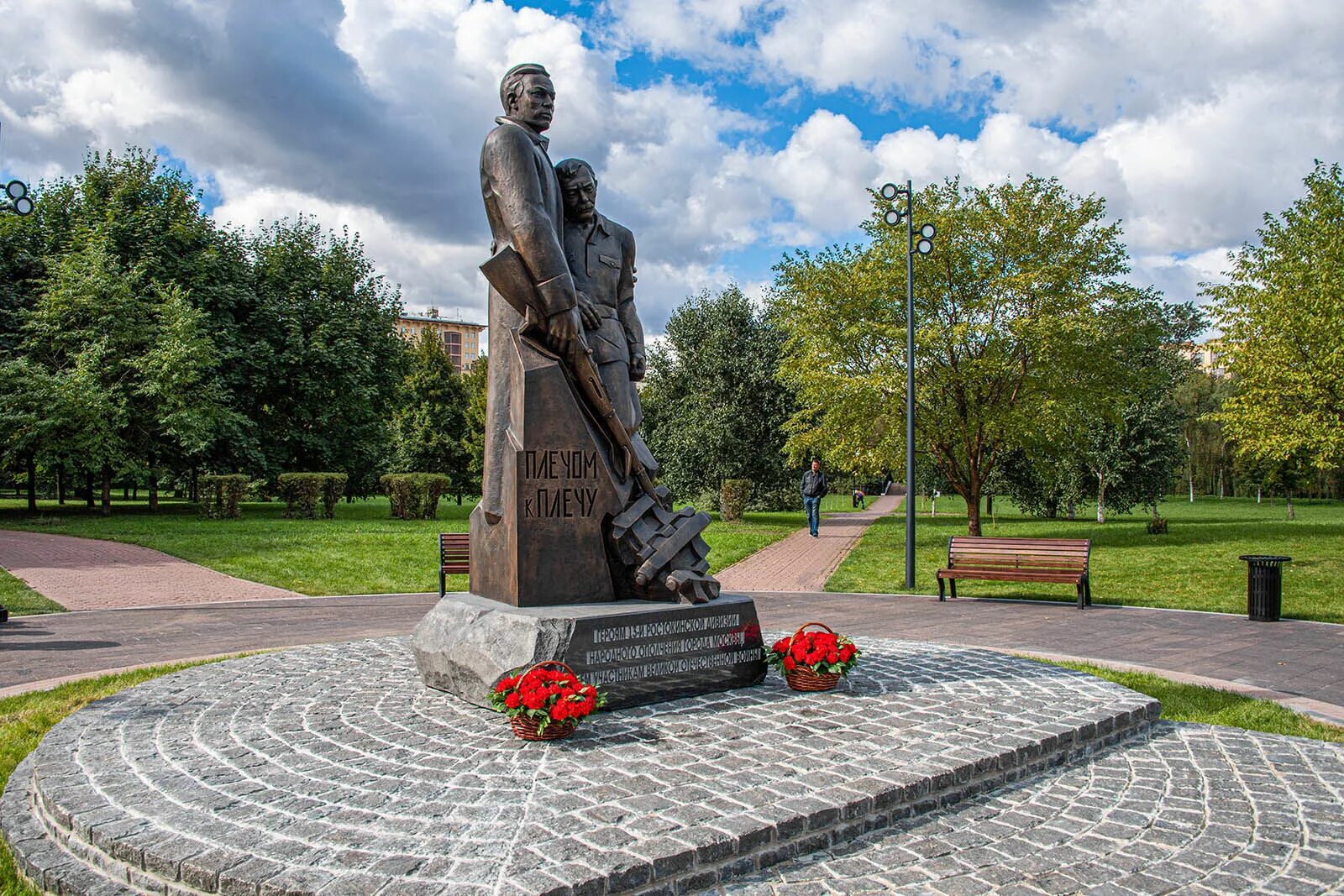 Дню памяти народного ополчения. Памятник героям 13-й ростокинской дивизии народного ополчения. памятник 13 дивизии народного ополчения в москве. парк акведук ростокино и памятник 13 дивизии народного ополчения. памятник народного ополчения памятник народного ополчения.