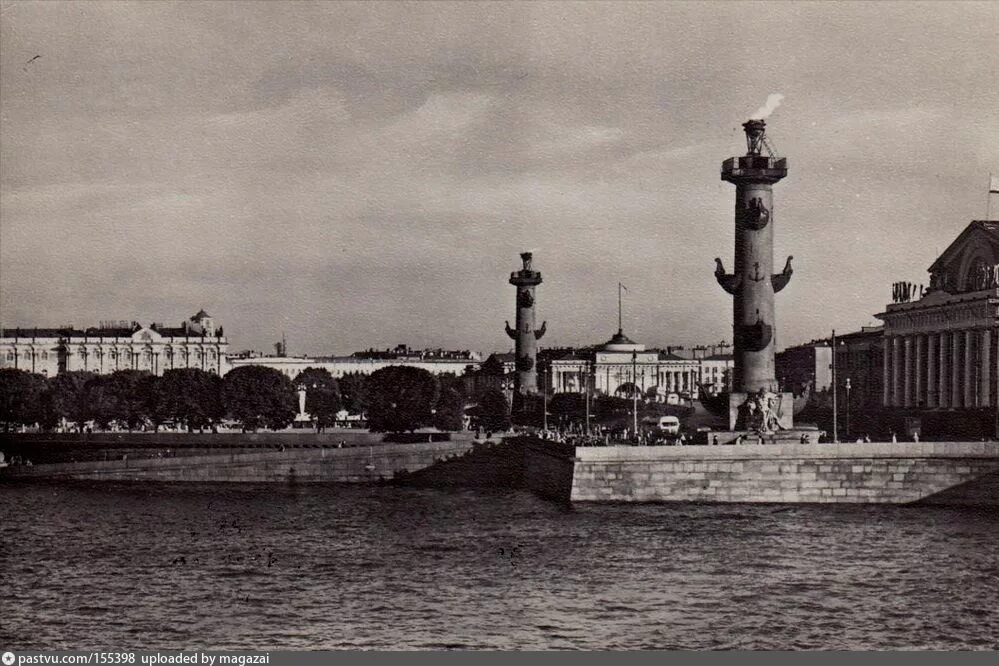 Старый васильевский остров. Ленинград стрелка Васильевского острова. Ленинград город Васильевский остров. Стрелка Васильевского острова 1941. Васильевский остров Ленинград 50-е.