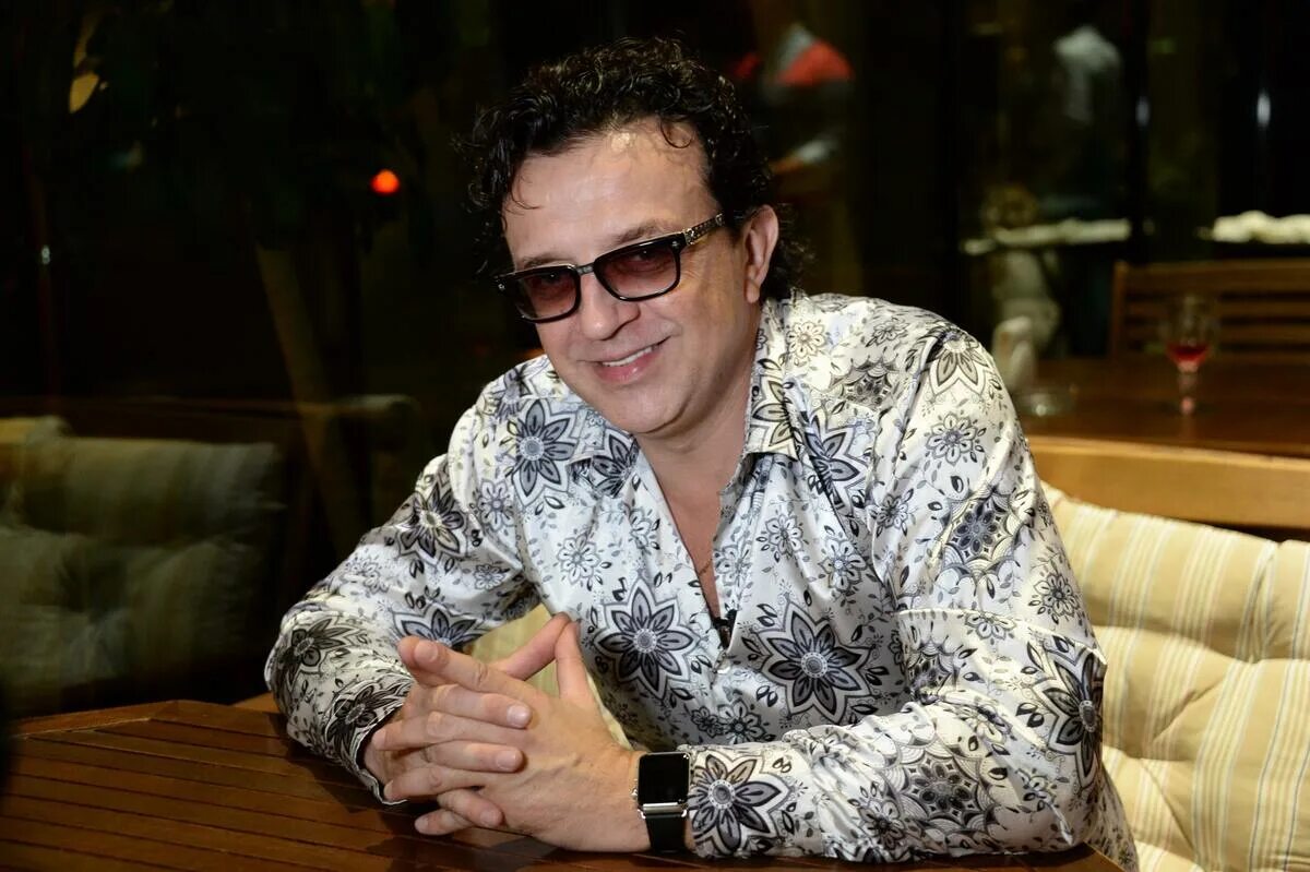 Конфеты за 9 рублей. Роблером ник в роблоксе. Монета 10 рублей футбольный клуб. Линейка блок диадент. Рублером.