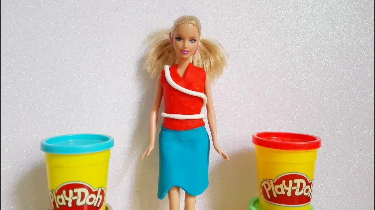Барби и плей до. Платье из пластилина для кукол. Кукла Барби из пластилина. Одежда Play Doh. Пластилин для барби