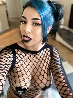 Watch Ever have a girl with black lipstick suck your cock? in high resoluti...