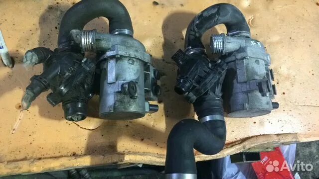 Электропомпа е70. Дополнительная помпа бмв х5 е70 4. Помпа бмв x5 e70. Электропомпа бмв икс 5 е 70. 0 бензин.