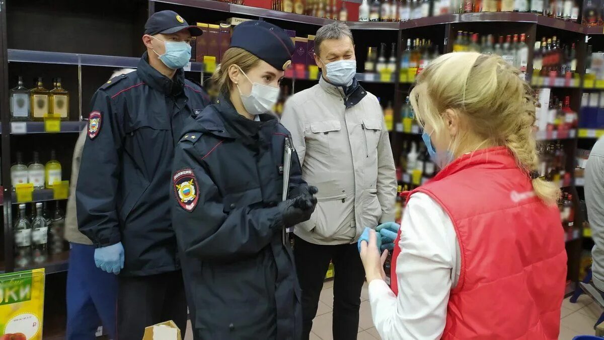 Выкладка табачной продукции. Можно ли несовершеннолетним покупать телефоны. Штраф за продажу табачной продукции несовершеннолетним. Можно ли несовершеннолетним покупать телефоны. Алкоголь несовершеннолетним.