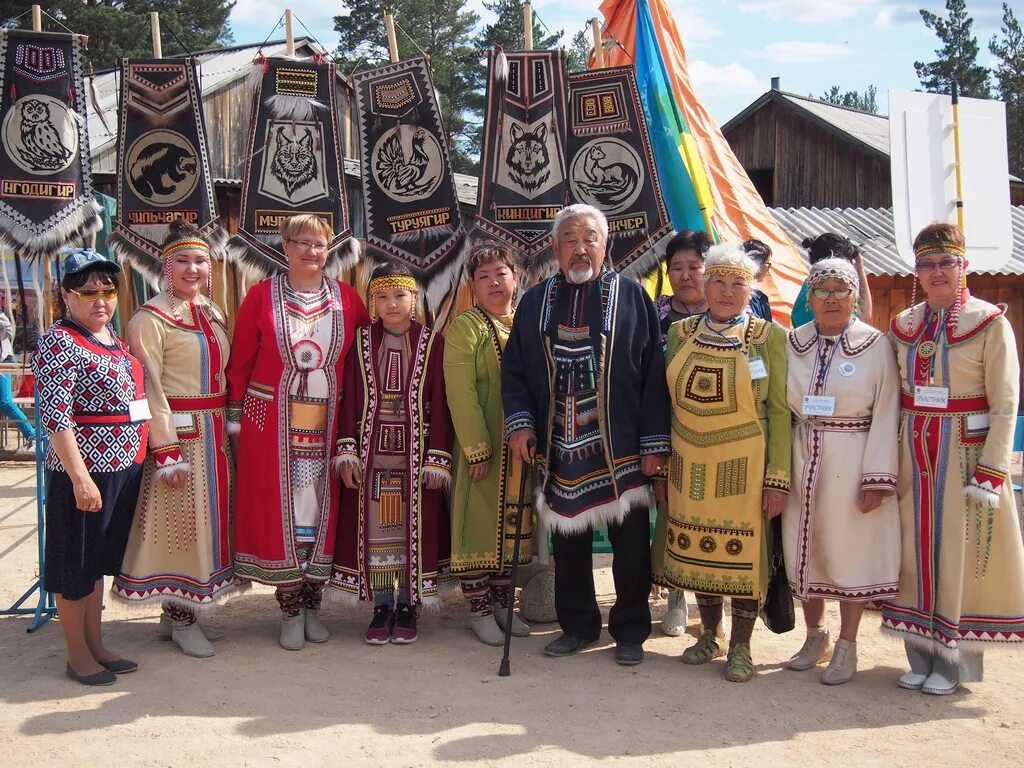 Республиканская традиция. Эвенки Баунтовского района Бурятия. Багдарин Баунтовского эвенкийского района. Багдарин, Баунтовский район Республики Бурятия. Республика Бурятия, Баунтовский Эвенкийский район, поселок Маловский.