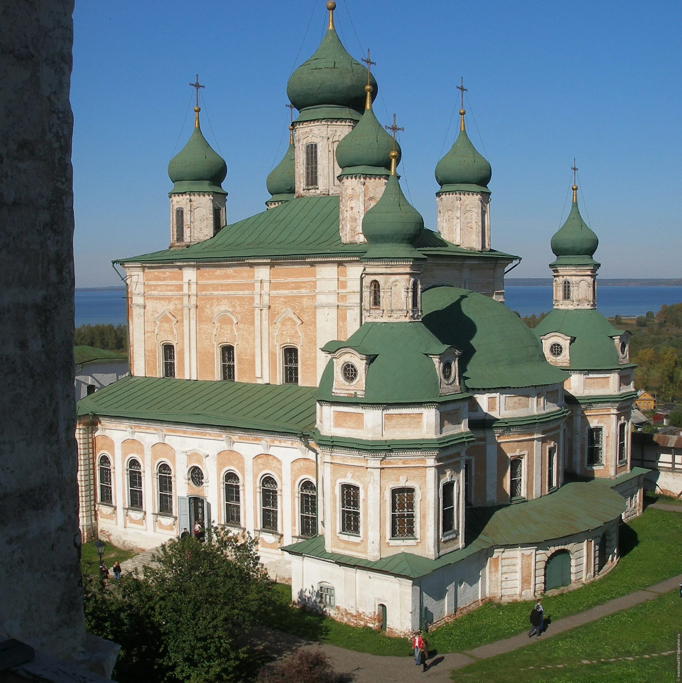 Город переславль залесский. Переславль-Залесский золотое кольцо. Переславль Залесский золотое кольцо России. Переславль-Залесский достопримечательности золотого кольца. Переславль золотое кольцо.