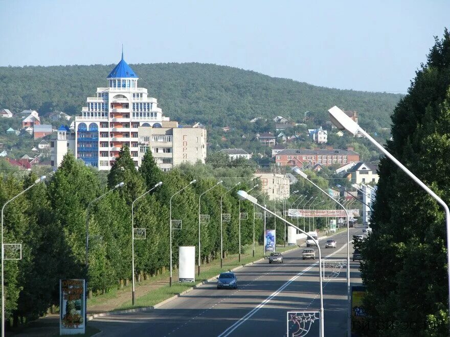 Г д горячего ключа краснодарского края. Горячий ключ Краснодарский край. Горячий ключ город. Население горячий ключ Краснодарский край 2020. Город курорт горячий ключ Краснодарский край.