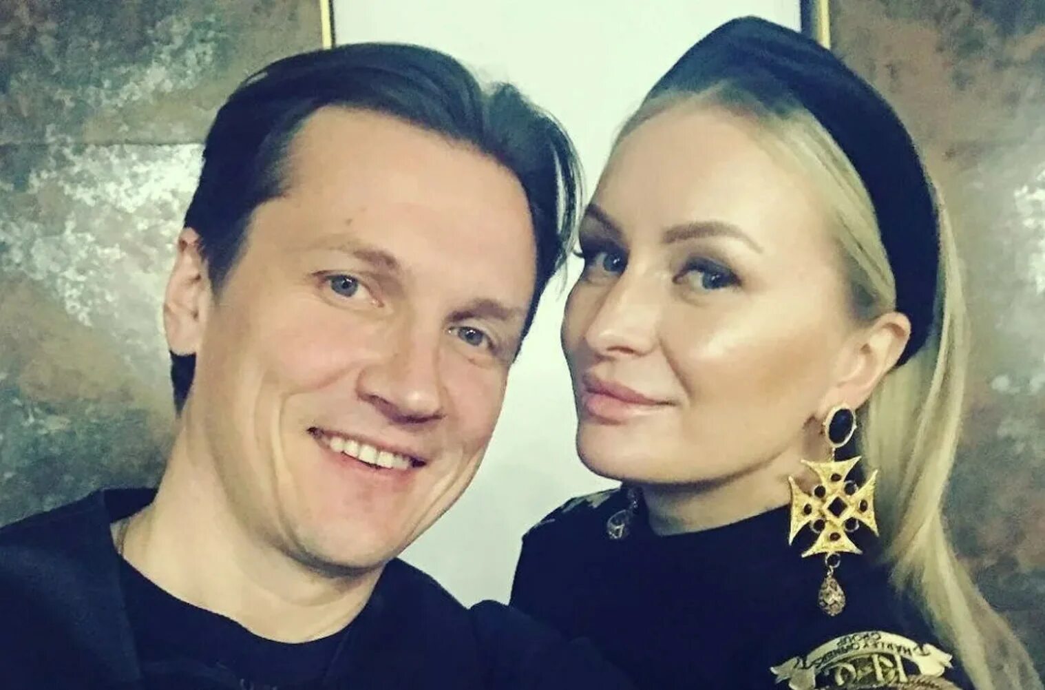 Сколько лет мясникову из уральских пельменей