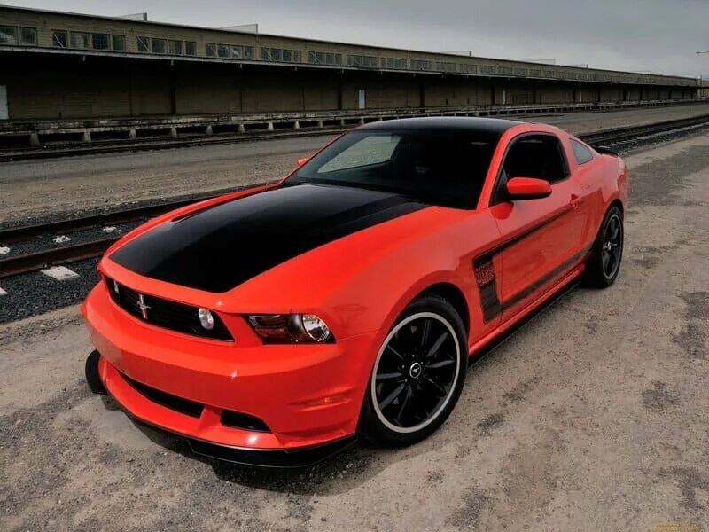 Красный форд mustang. Форд мустанг gt. Мустанг черно красный. Форд мустанг босс 302 черный. Мустанг черно красный.