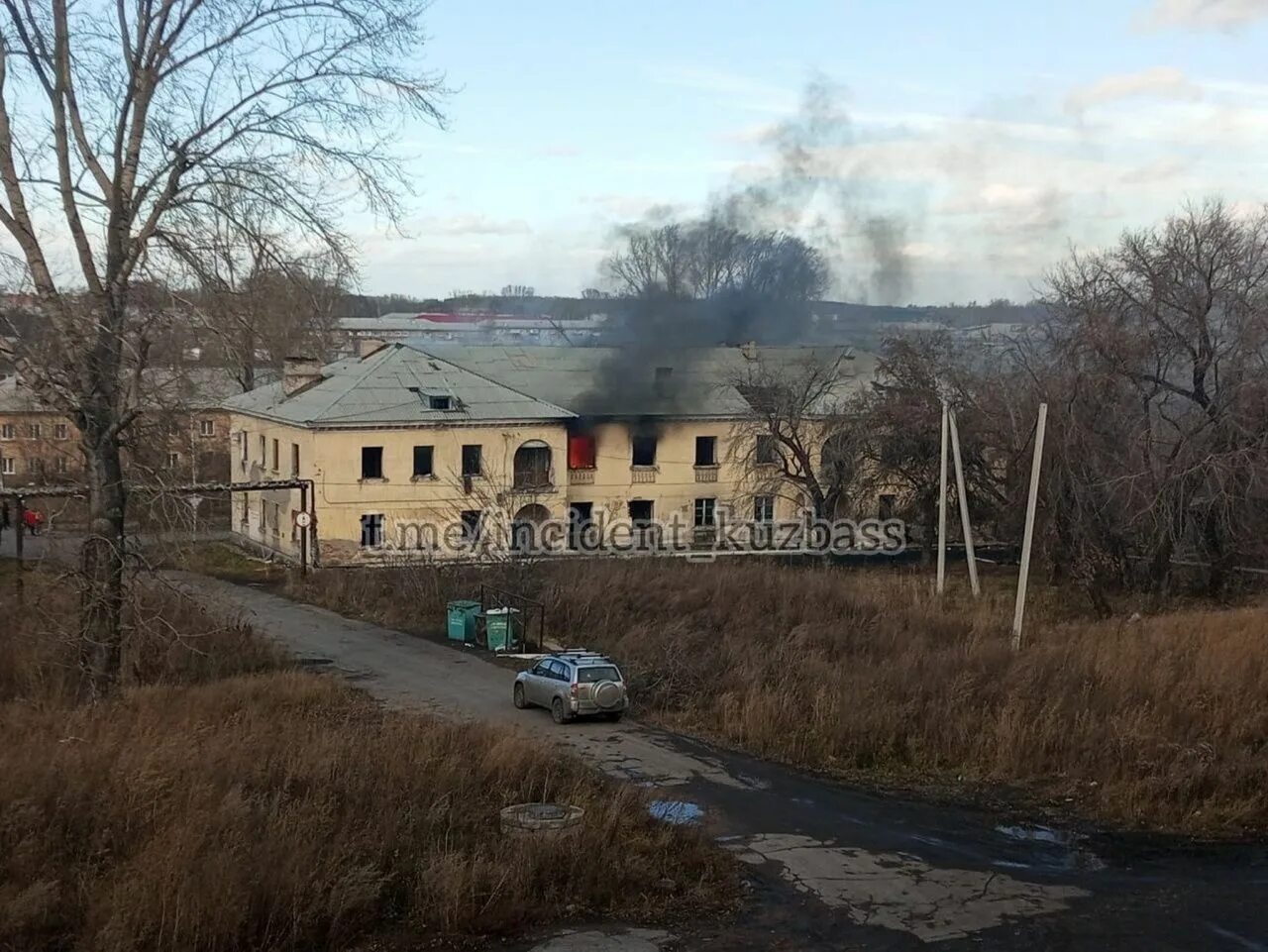 Сгоревшее заброшенное здание. Заброшка в Кемерово. Горящие заброшки. Заброшки кемерово