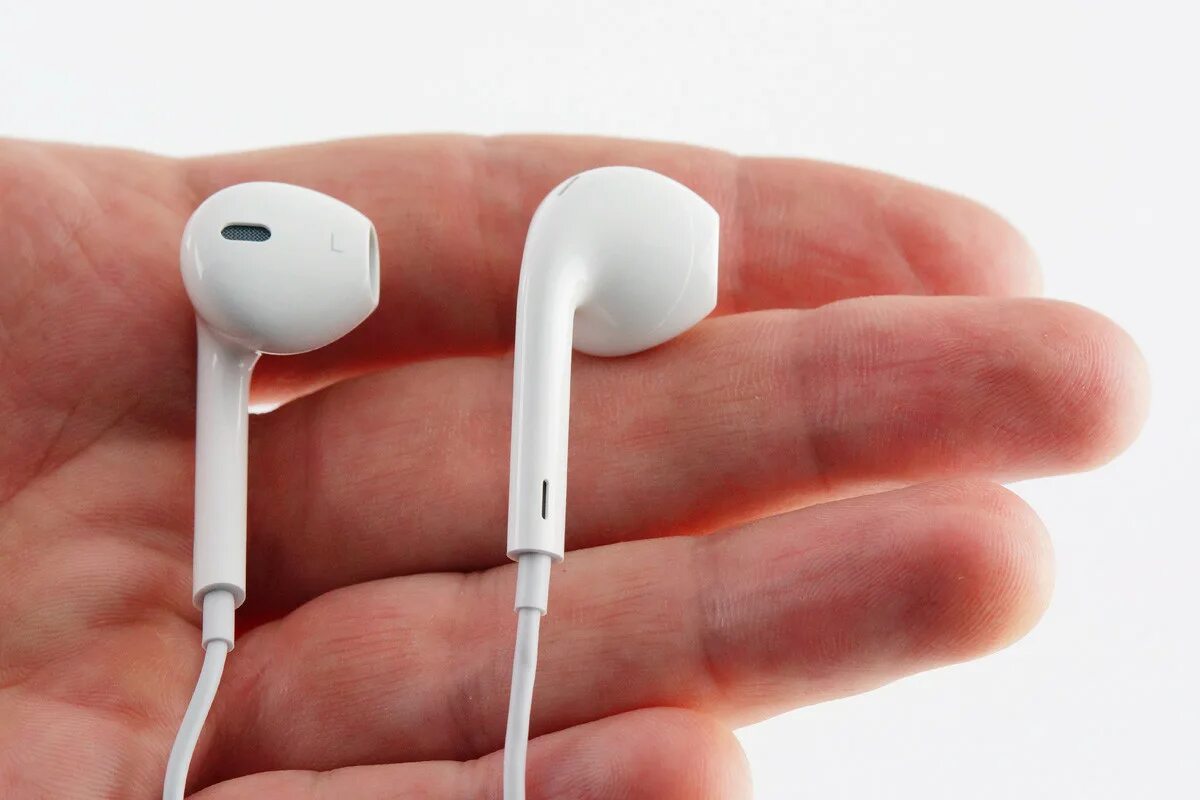 Earpods оригинальность. Наушники айрподс Макс. Apple Earpods. Наушники Apple Earpods Max. Наушники Apple Earpods Max реплика.