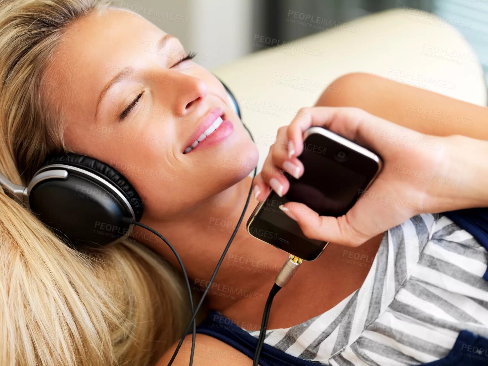 ограничение музыки в вк. режим прослушивания музыки. режим прослушивания музыки. режим прослушивания музыки. режим прослушивания музыки.