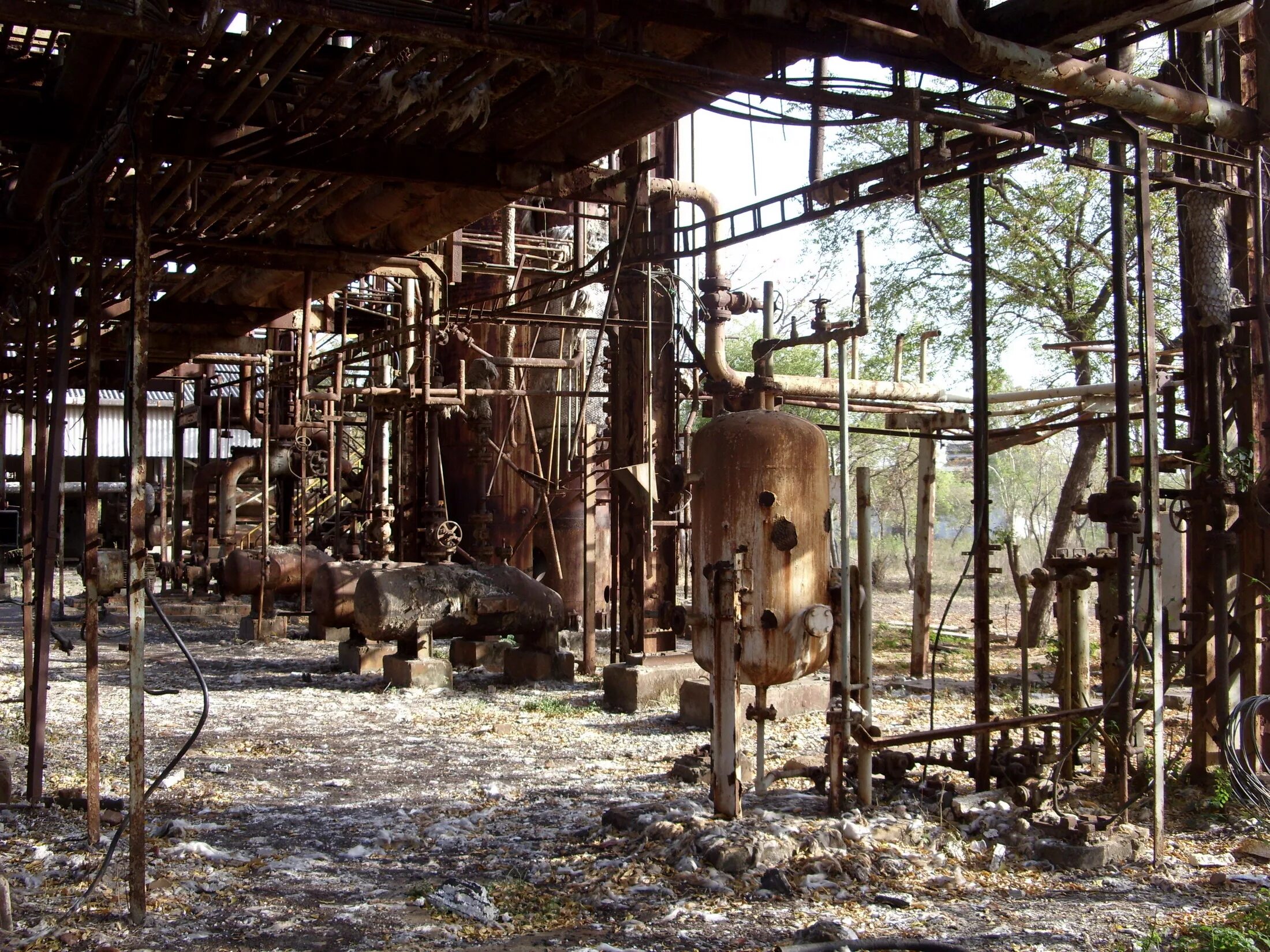 Катастрофа в индии на химическом заводе в 1984. Завод union carbide бхопал. Химическая авария в бхопале. Индия бхопал завод union carbide в 1984. Завод union carbide бхопал.