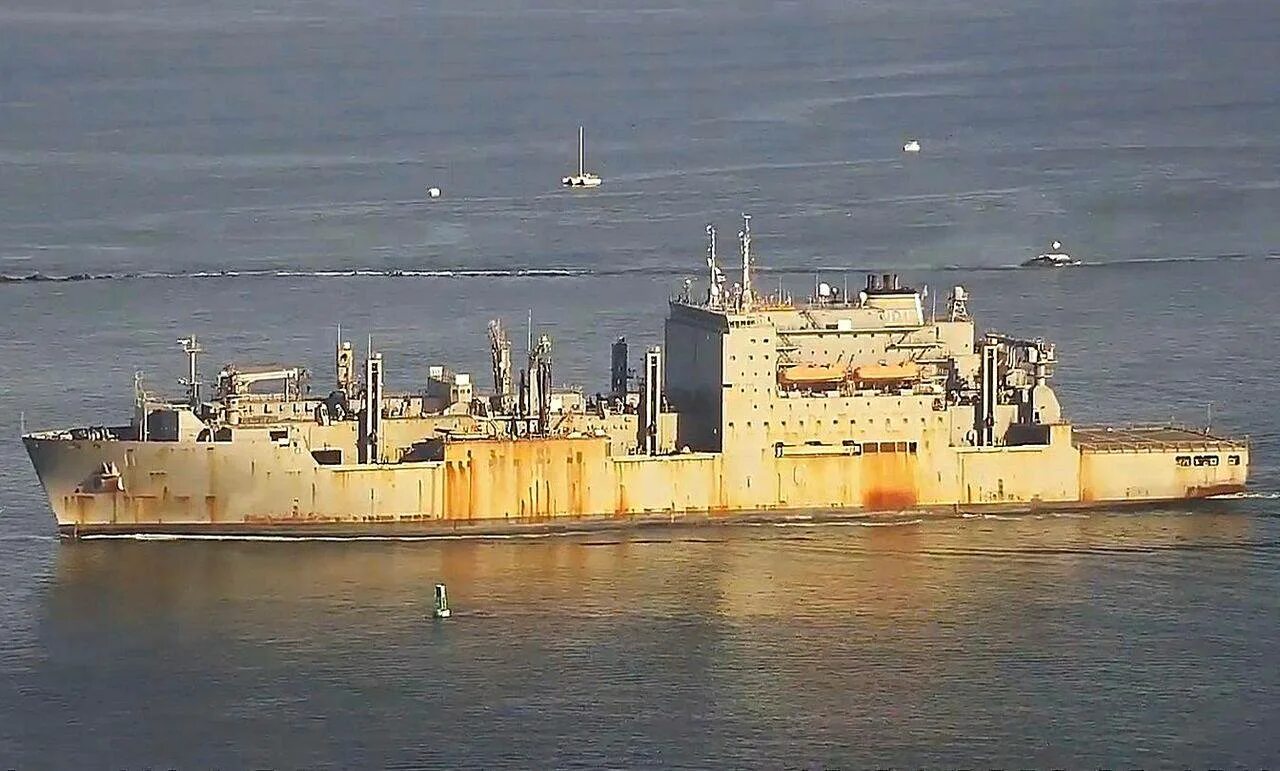Судно в сша врезалось. Судно снабжения вмс сша. usns lewis and clark корабль. судно снабжения usns (t-aoe 10). ржавые корабли вмс сша.