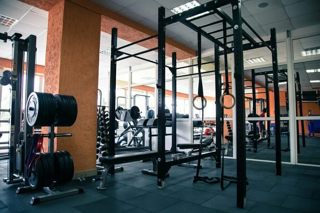 айвенго спортзал курган. спорткомплекс велес курган. фитнес зал. тренажерный курган. версаль курган спортзал.