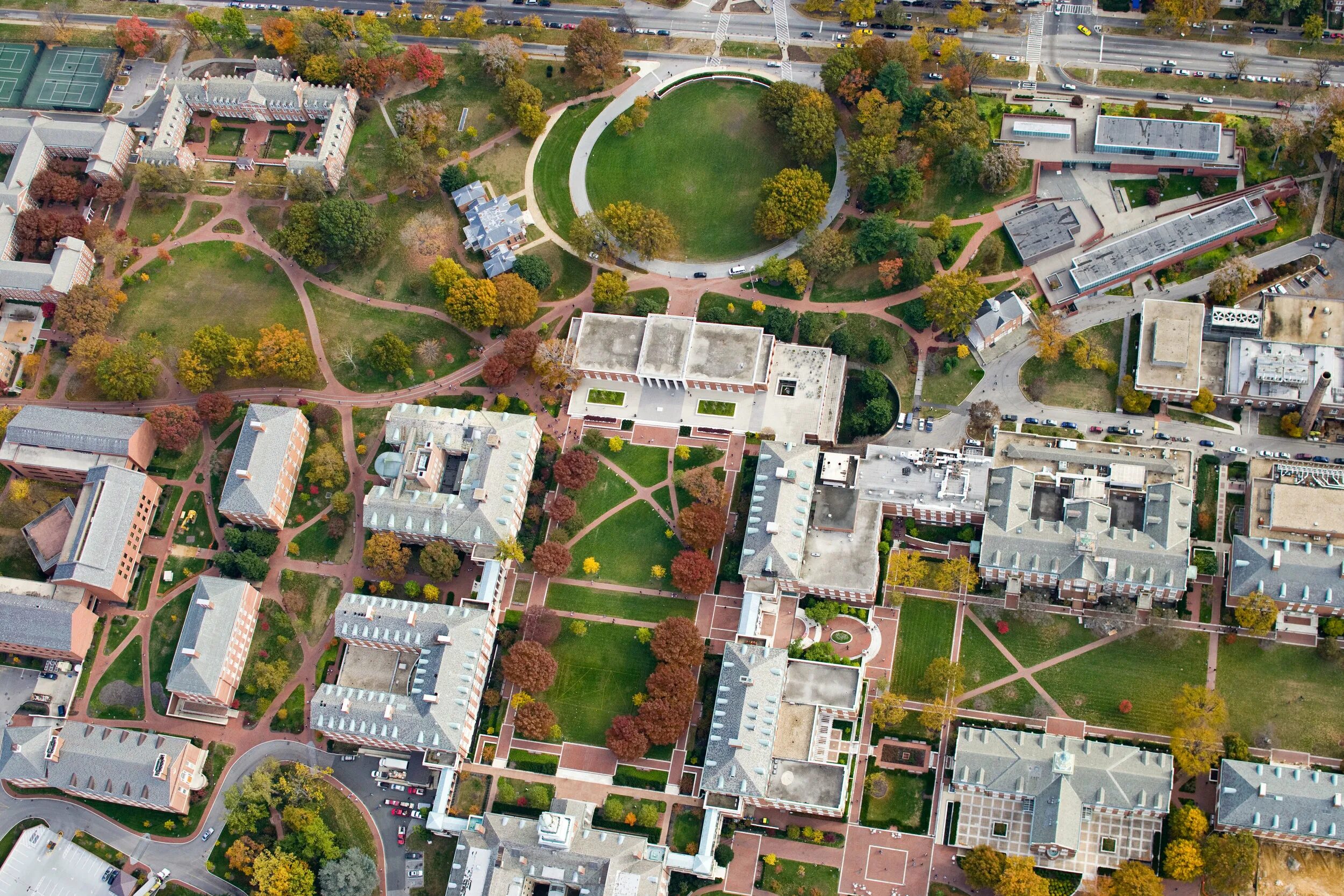 Университет Джона Хопкинса панорама. Johns Hopkins University кампус в Болонье. Истерн университет США.